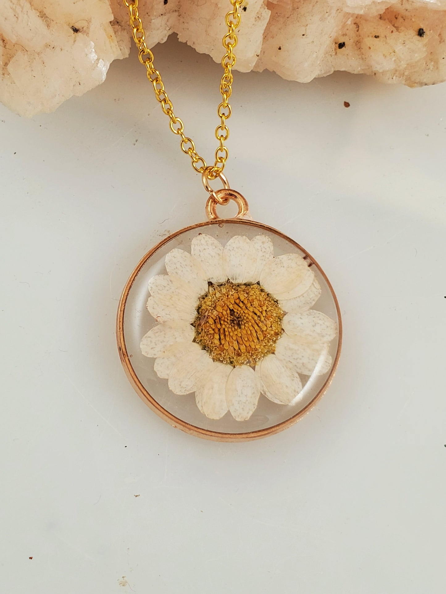 Daisy Botanical Resin Pendant