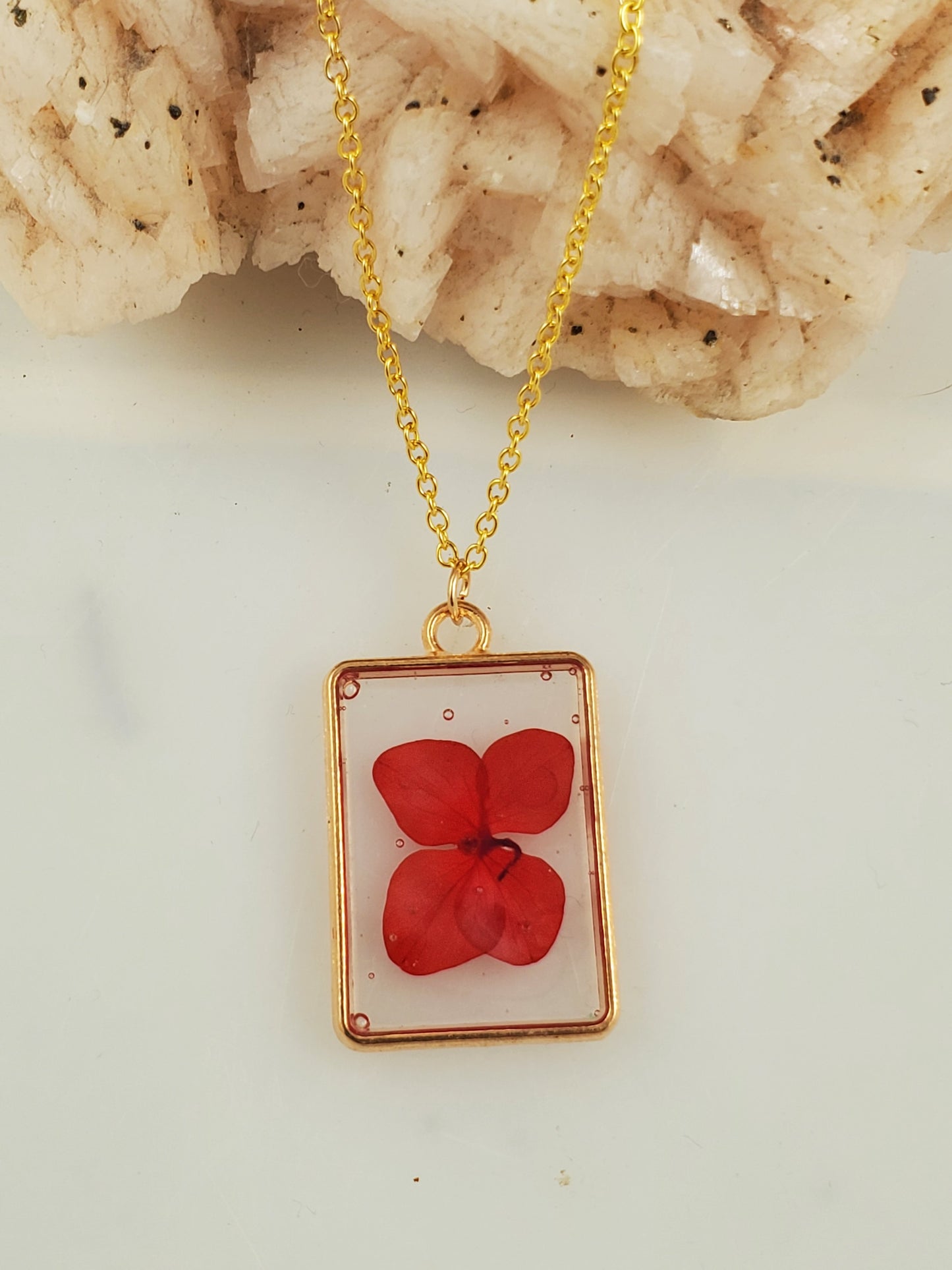 Minimalist Dried Flower Resin Pendant